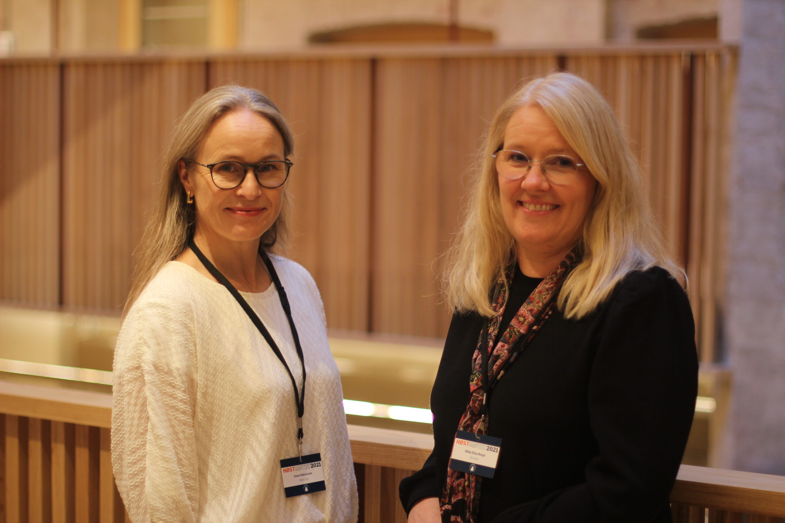 Irene Halvorsen fra Nationen og Hilde Eika Nesje fra Bø Blad. 