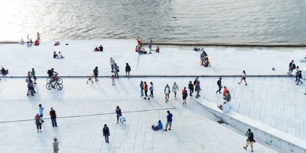 Journalistikk om mangfold: en praktisk verktøykasse for opplyst rapportering om etniske minoriteter og innvandrere